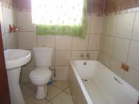 Bathroom 1 - 4 square meters of property in Bedworth Park