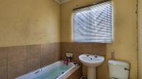 Bathroom 1 - 5 square meters of property in Vereeniging