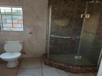 Main Bathroom - 5 square meters of property in Waterval East