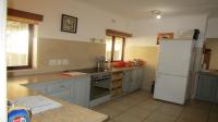 Kitchen - 17 square meters of property in Uvongo