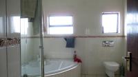 Main Bathroom - 10 square meters of property in Sagewood