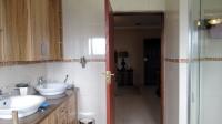 Main Bathroom - 10 square meters of property in Sagewood