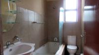 Bathroom 3+ - 4 square meters of property in Sagewood