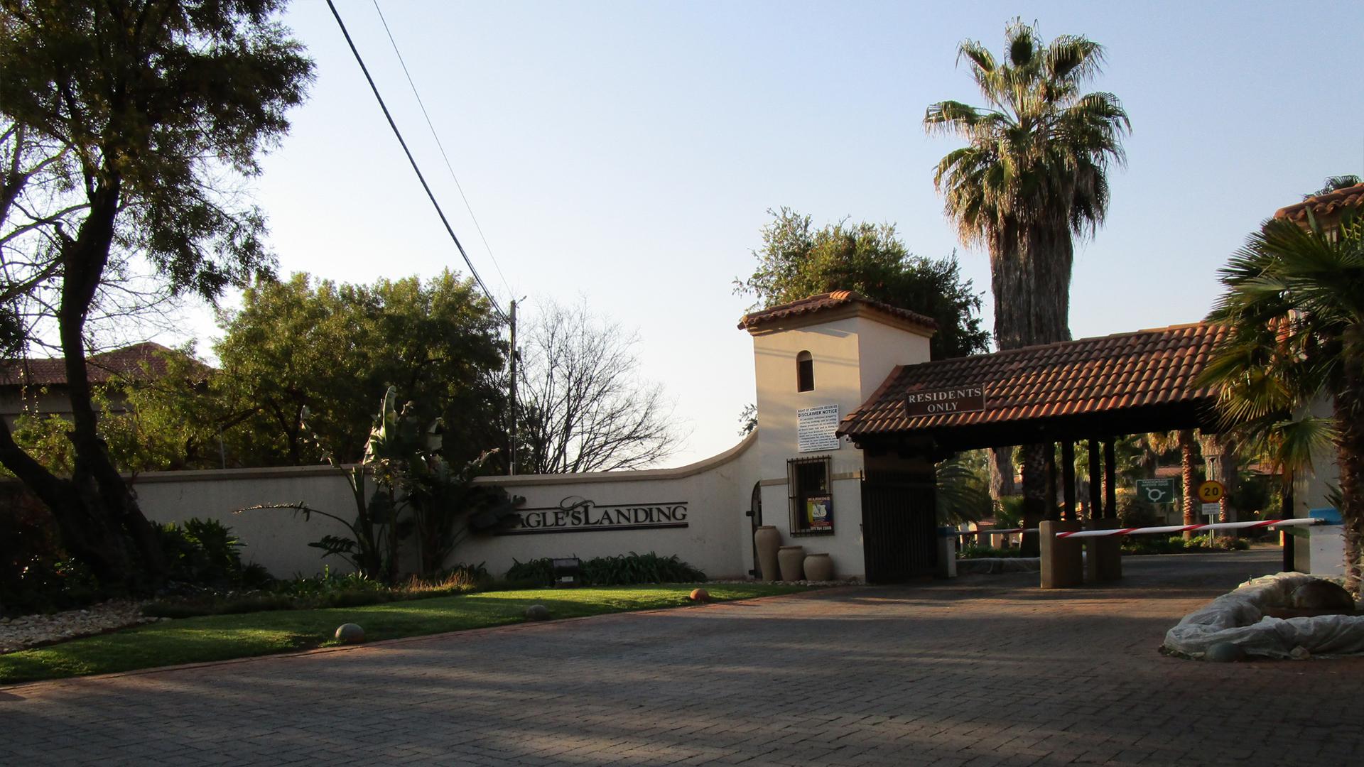 Front View of property in Hartbeespoort