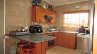 Kitchen - 15 square meters of property in Eikepark