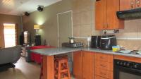 Kitchen - 15 square meters of property in Eikepark