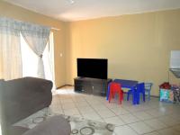 Lounges - 23 square meters of property in Willowbrook