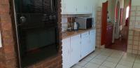 Kitchen - 17 square meters of property in Birch Acres