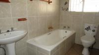 Main Bathroom - 4 square meters of property in Terenure