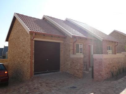 2 Bedroom Simplex for Sale For Sale in Rooihuiskraal - Home Sell - MR23225