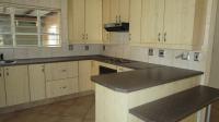 Kitchen - 13 square meters of property in Comet