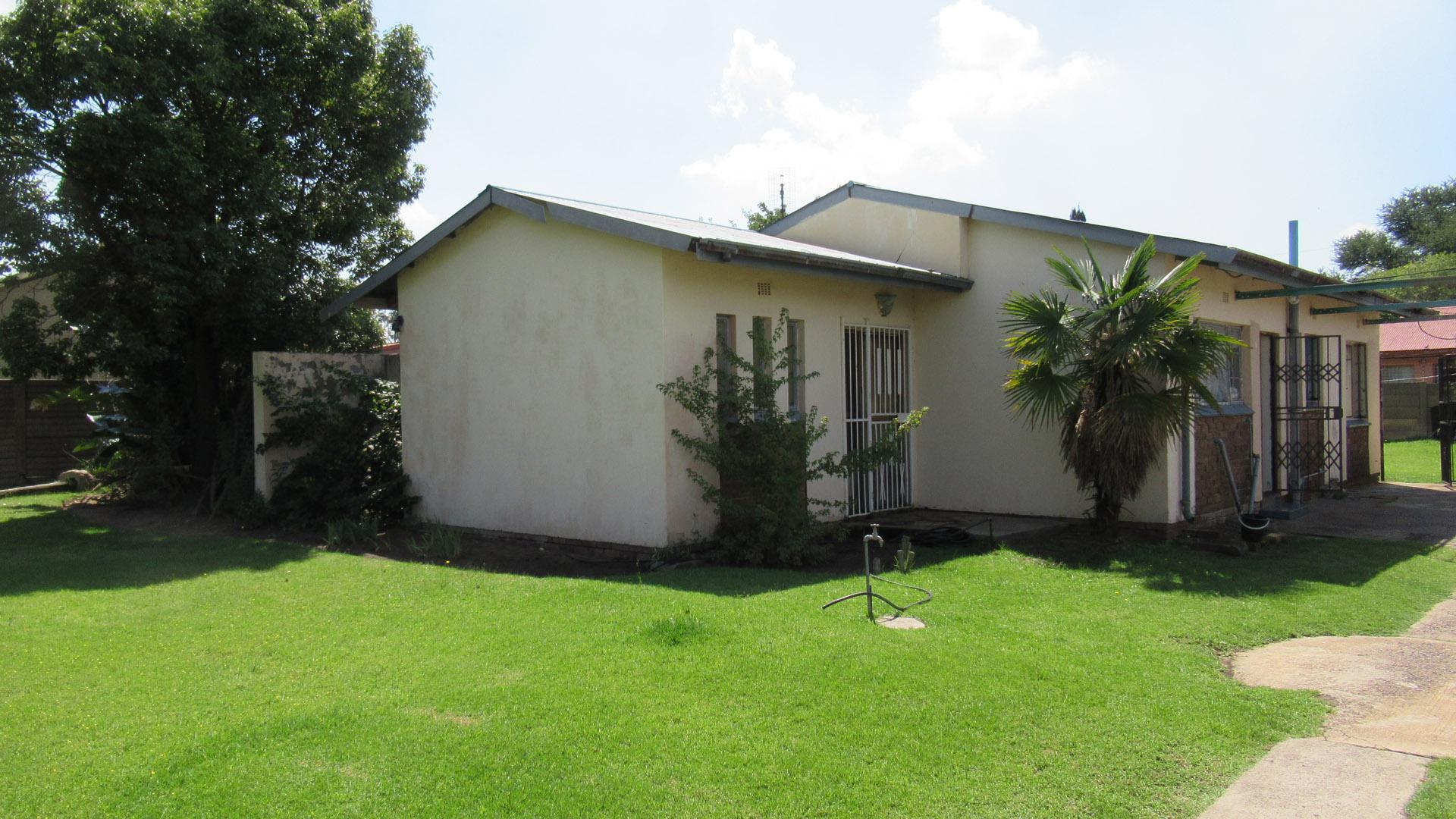 Front View of property in Emalahleni (Witbank) 