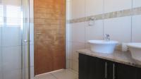 Bathroom 1 - 8 square meters of property in Strubensvallei