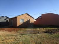 Front View of property in Vosloorus