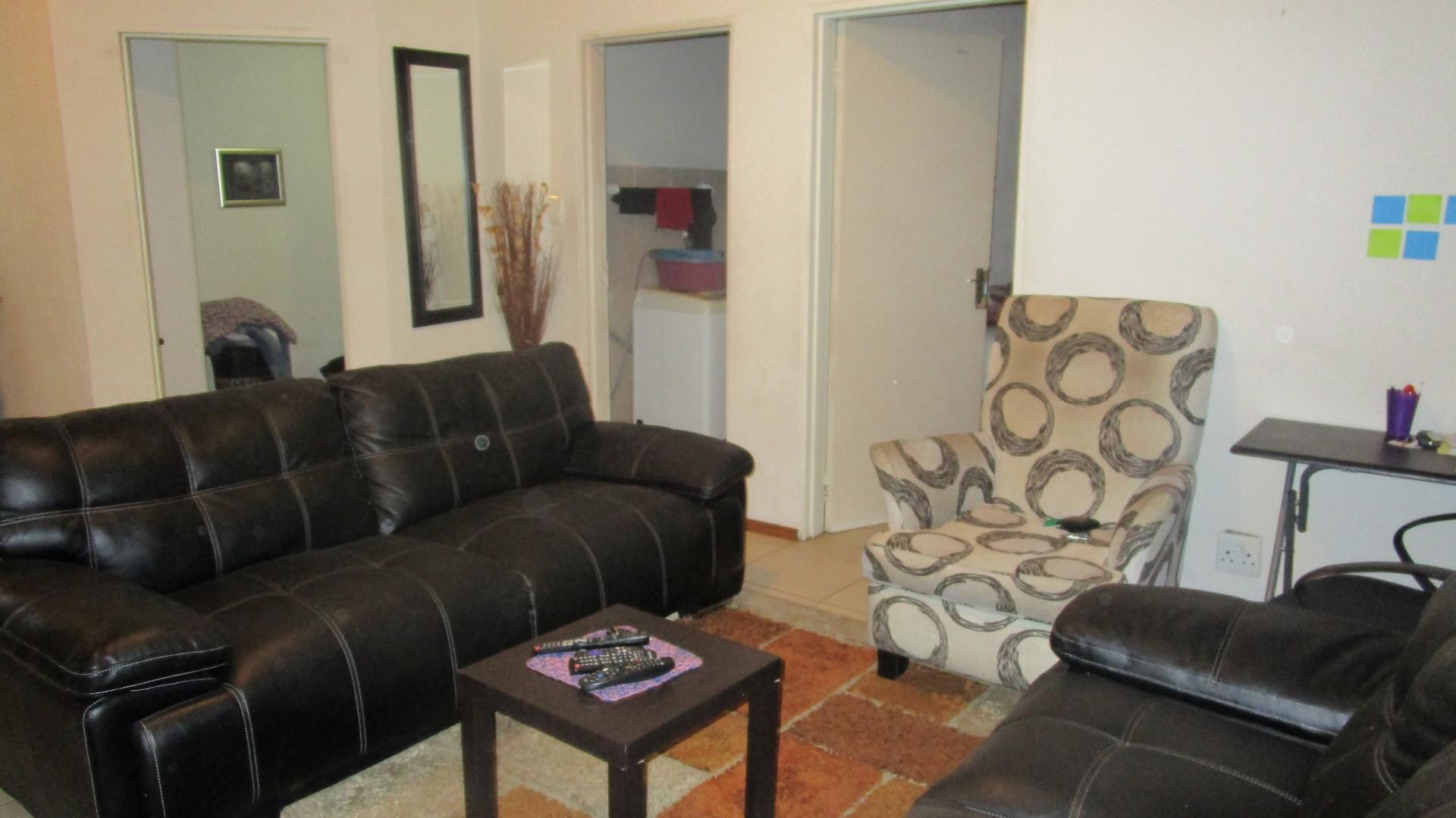 2 Bedroom Apartment for Sale For Sale in Kempton Park Priv