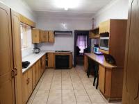 Kitchen - 22 square meters of property in Rowhill