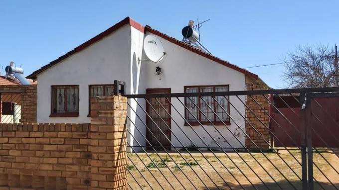 Standard Bank SIE Sale In Execution House for Sale in Lenasia South - MR241642