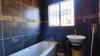 Bathroom 1 - 6 square meters of property in Dawn Park