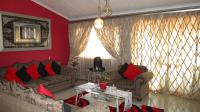 Lounges - 34 square meters of property in Bonaero Park