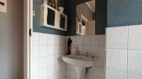 Bathroom 1 - 6 square meters of property in Country View