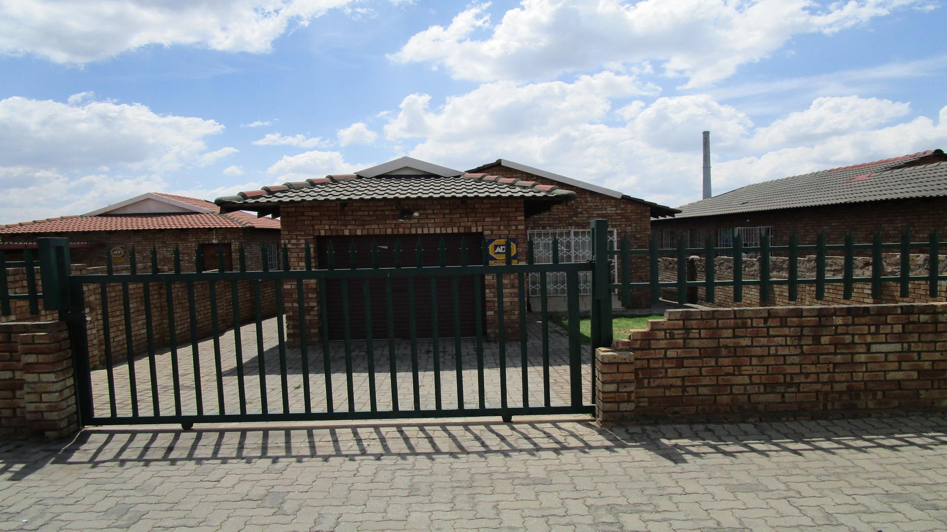 Front View of property in Emalahleni (Witbank) 