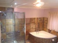 Bathroom 1 of property in Standerton