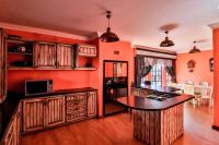 Kitchen - 32 square meters of property in Montana