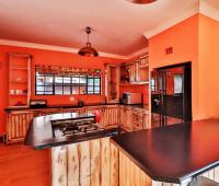 Kitchen - 32 square meters of property in Montana