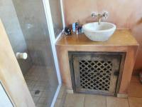 Bathroom 2 - 4 square meters of property in Montana