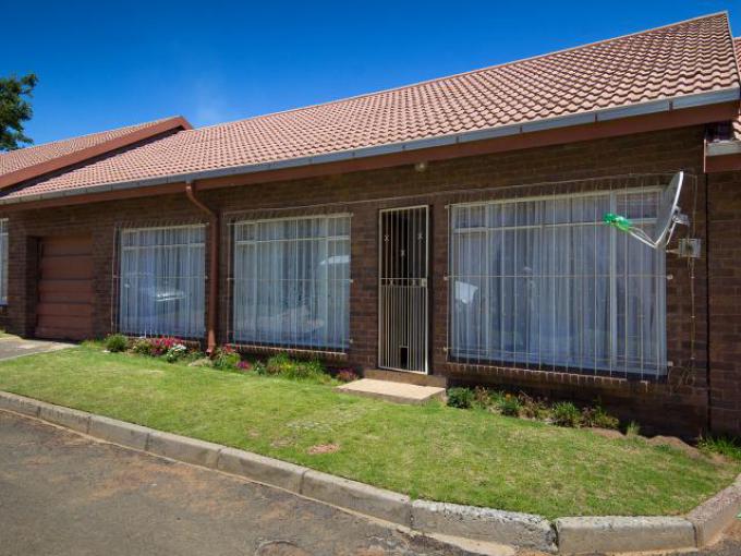 Standard Bank EasySell 2 Bedroom Sectional Title For Sale In