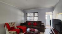 Lounges - 18 square meters of property in Alberton