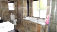 Main Bathroom - 12 square meters of property in Randhart