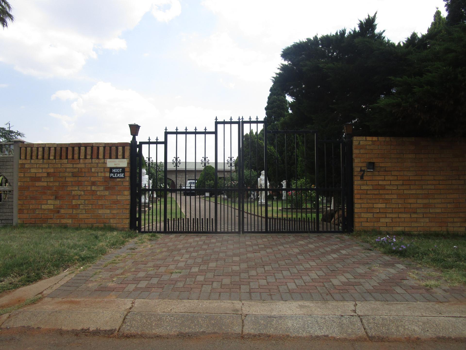 Front View of property in Riversdale