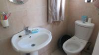 Main Bathroom - 3 square meters of property in Parkrand