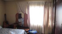 Main Bedroom - 17 square meters of property in Vosloorus