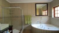 Main Bathroom - 9 square meters of property in Winternest