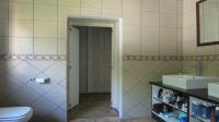 Main Bathroom - 9 square meters of property in Winternest