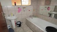 Bathroom 2 of property in Vanderbijlpark