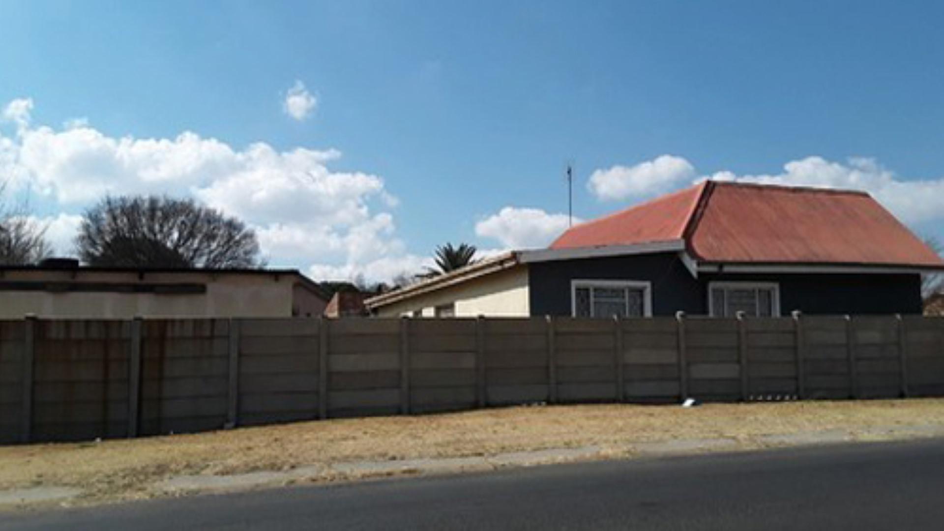 Front View of property in Ermelo