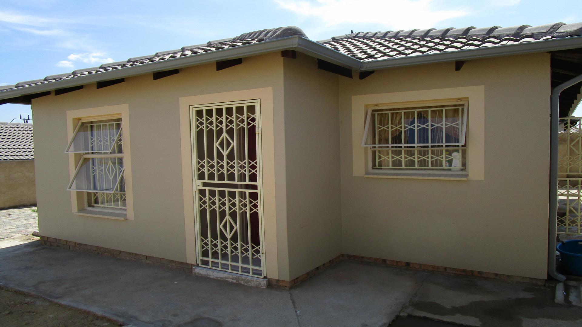 Front View of property in Diepsloot