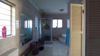 Main Bathroom - 17 square meters of property in Olivedale