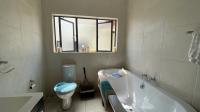 Main Bathroom - 7 square meters of property in Greenstone Hill