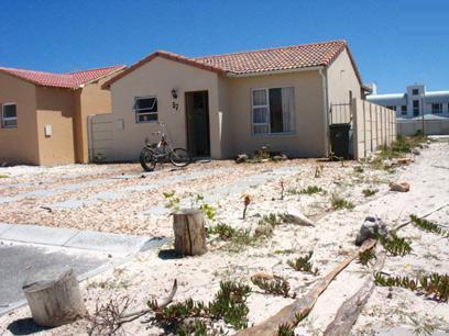 2 Bedroom Simplex for Sale For Sale in Muizenberg   - Private Sale - MR28351