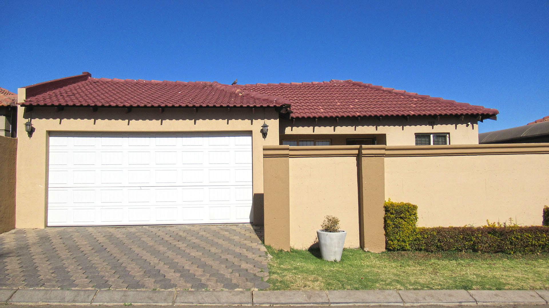 Front View of property in Naturena