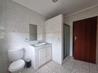 Main Bathroom - 5 square meters of property in Mackenzie Park