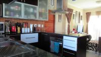 Kitchen - 11 square meters of property in Amorosa