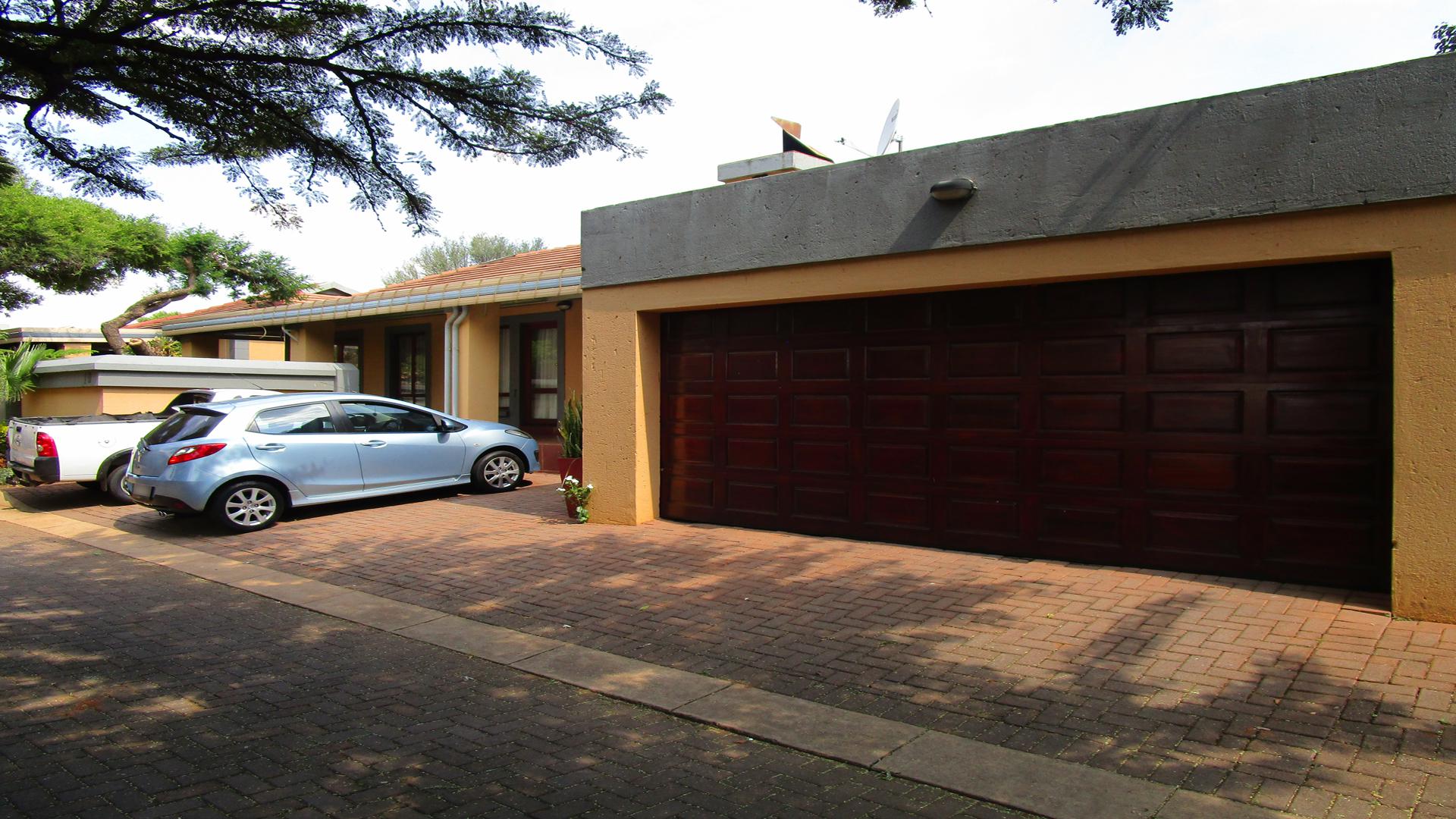 Front View of property in Heatherview