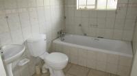 Bathroom 1 - 5 square meters of property in Pomona