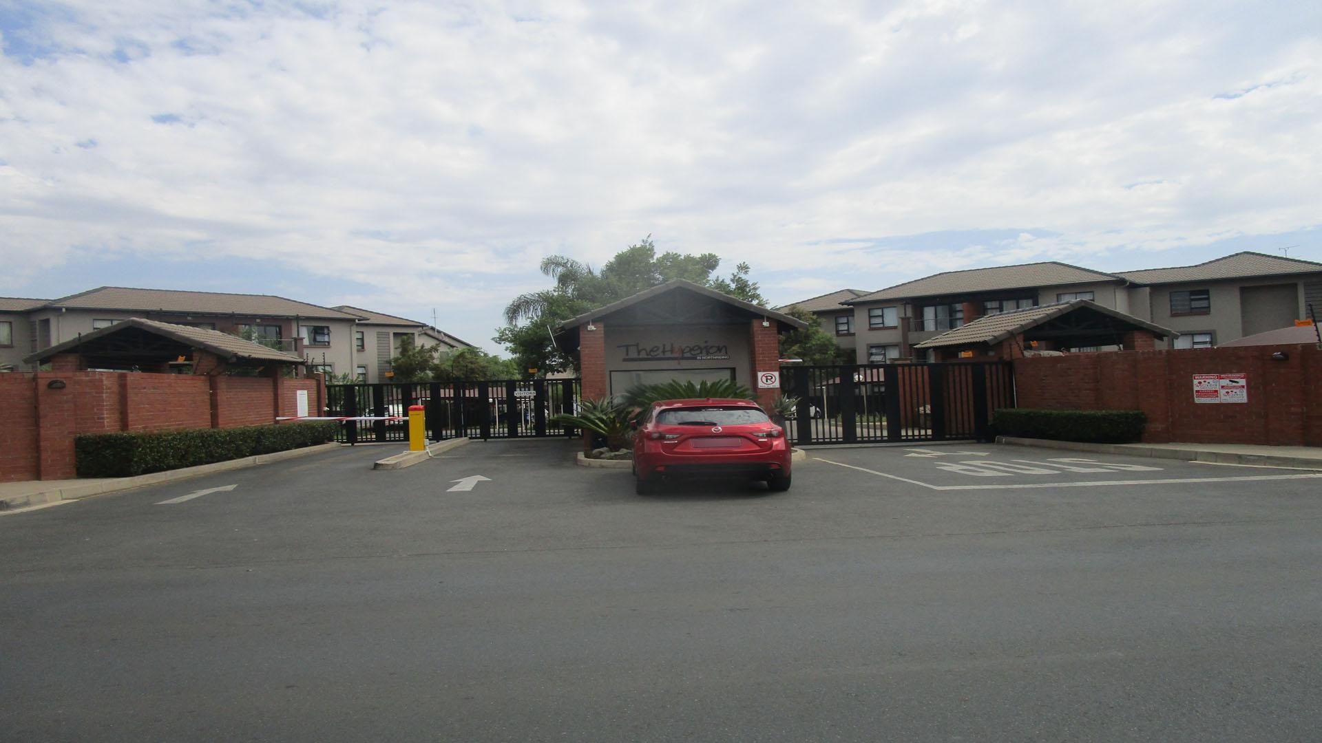 Front View of property in Noordhang