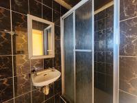 Main Bathroom of property in Northdale (PMB)